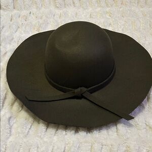 Women's Olive Green Wide-Brim Floppy Hat with Bow Accent